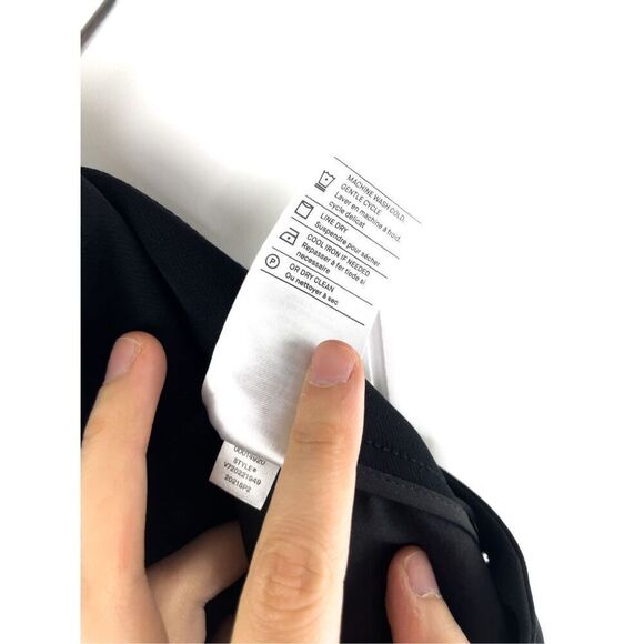 Vince. Pleat Front Short Women’s Size 2‎ Black MSRP $245 - Picture 11 of 13